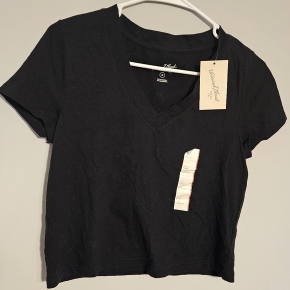 Universal Thread Tee - Picture 1 of 3